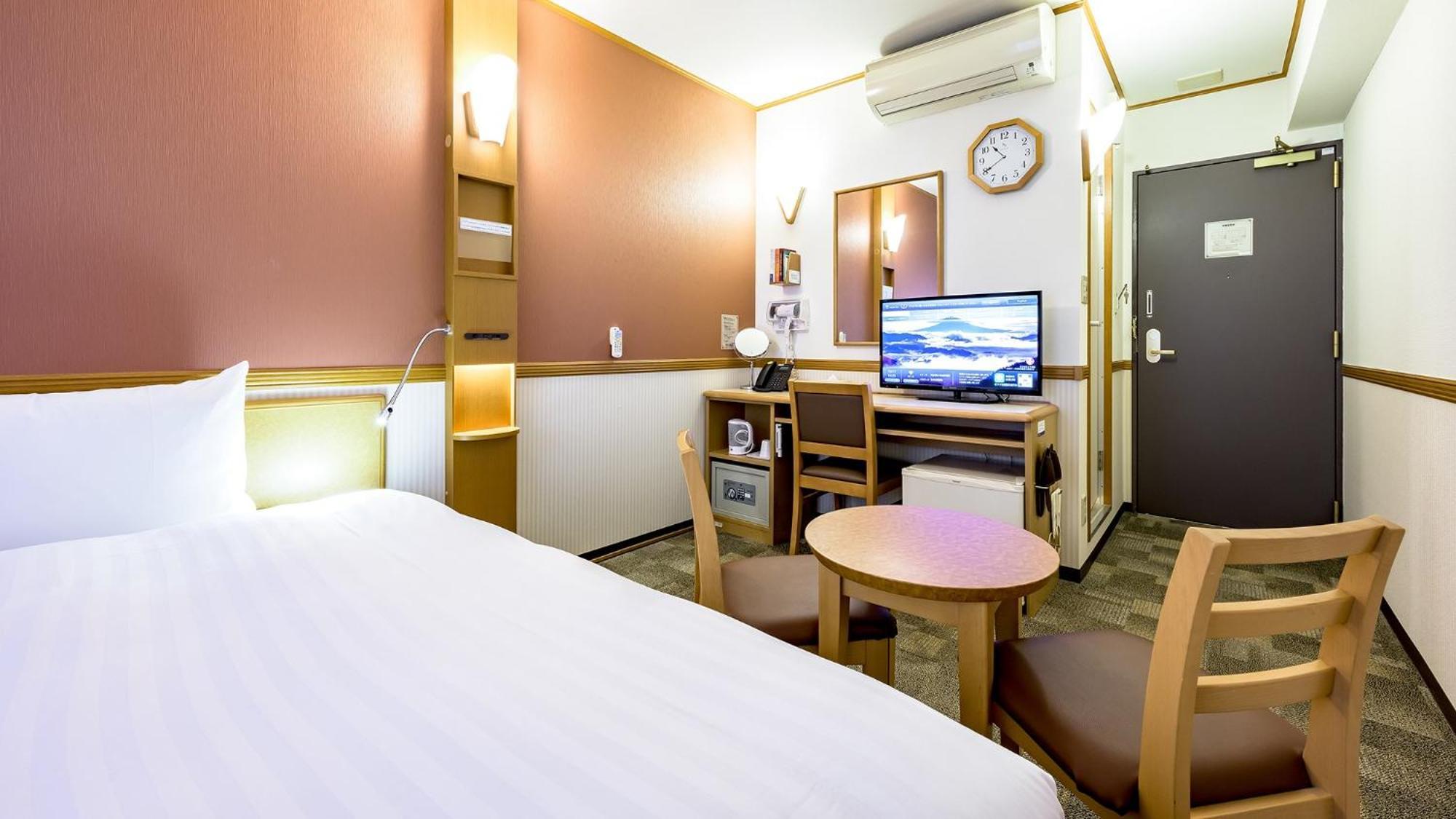 Toyoko Inn Yamagata-Eki Nishi-Guchi Yamagata  Rum bild