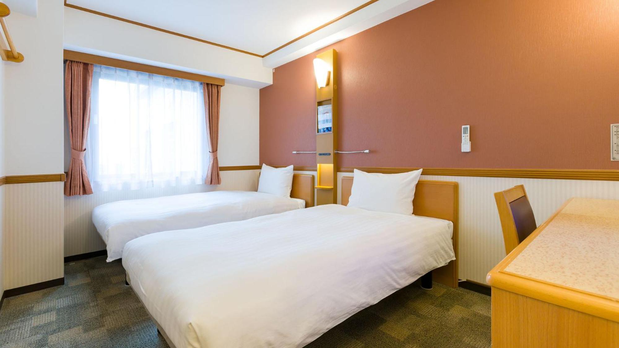 Toyoko Inn Yamagata-Eki Nishi-Guchi Yamagata  Rum bild