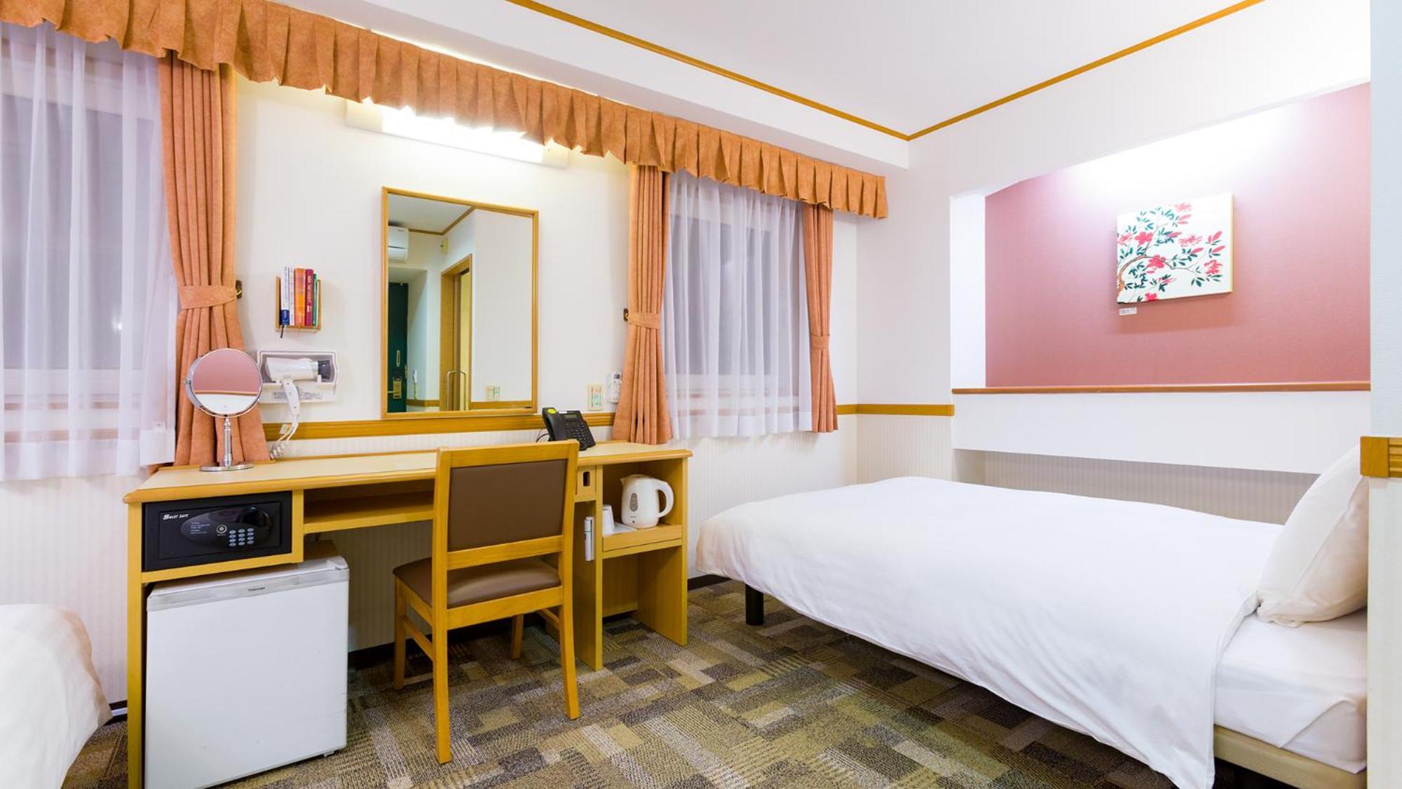 Toyoko Inn Yamagata-Eki Nishi-Guchi Yamagata  Rum bild