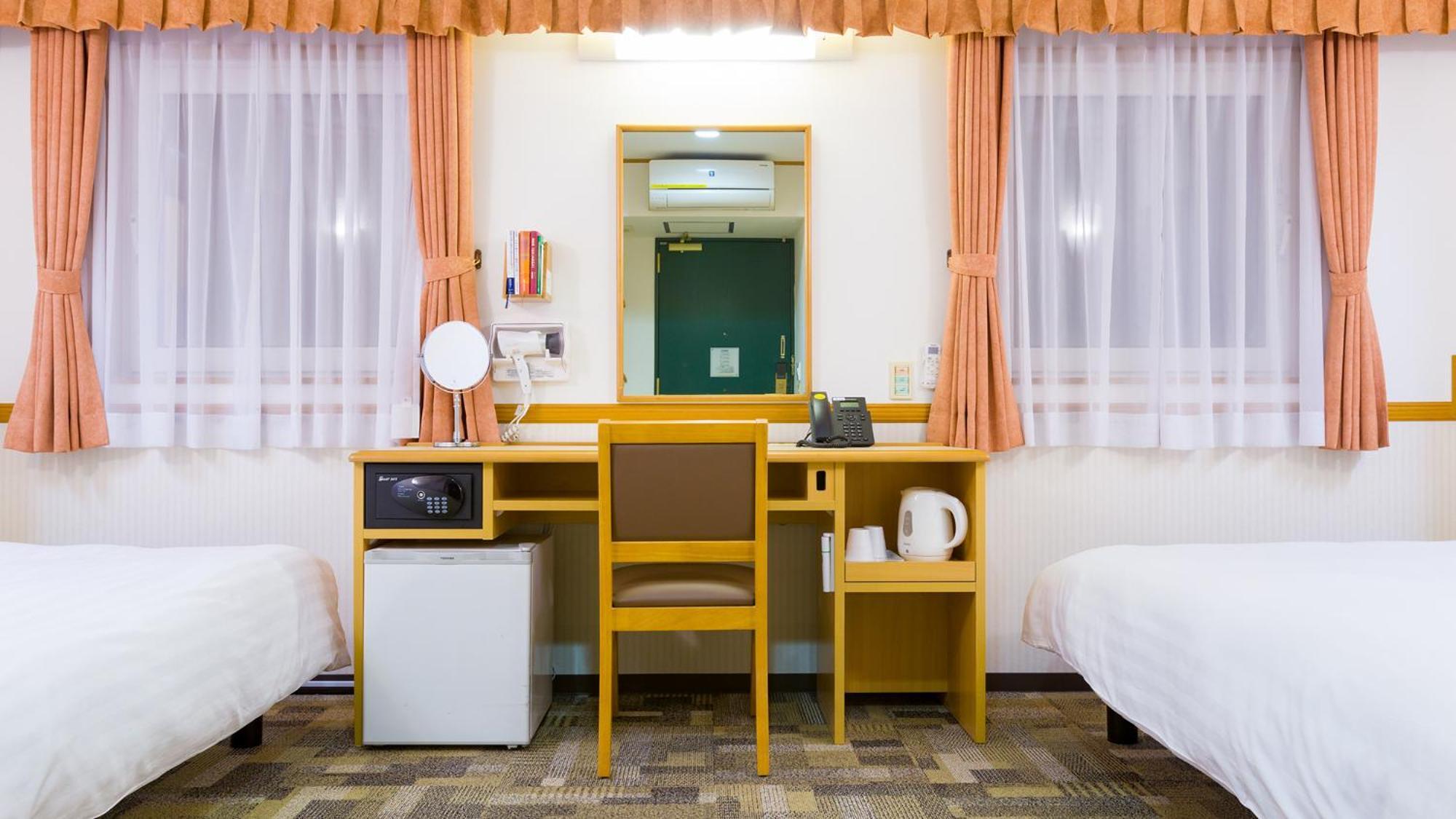 Toyoko Inn Yamagata-Eki Nishi-Guchi Yamagata  Rum bild